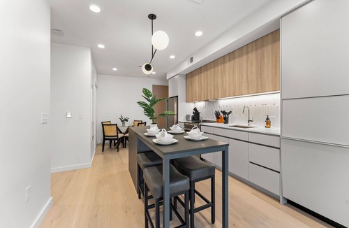 D Street - West Broadway Apartment | Luxury 1BR Near Broadway Southie 3139