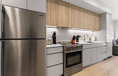 D Street - West Broadway Apartment | Luxury 1BR Near Broadway Southie 3139