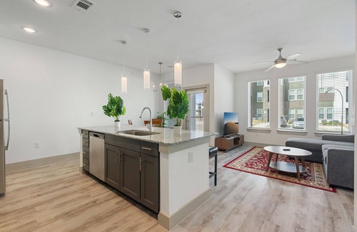 Stony Ridge North Apartment | Luxury 1BR Near The Airport 4386