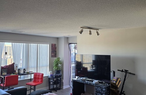Etobicoke Condo | Luxury 2-Bed, 2-Bath Penthouse – Prime Toronto Location