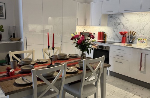 Llandovery Apartment | Luxury 2 Bed Apartment in Llandovery