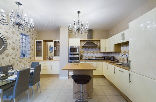 Bispham Apartment | Luxury 2 Bed Apartment, Beach Front with Sea View