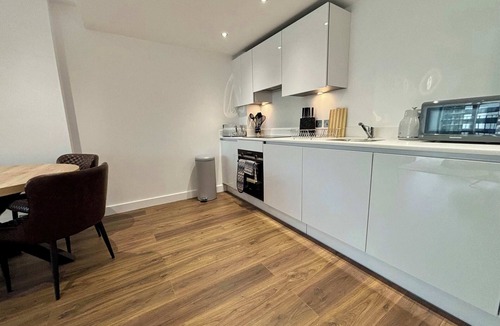 Bracknell Apartment | Luxury 2 bed Apt Nr Ascot & Windsor
