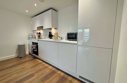 Bracknell Apartment | Luxury 2 bed Apt Nr Ascot & Windsor