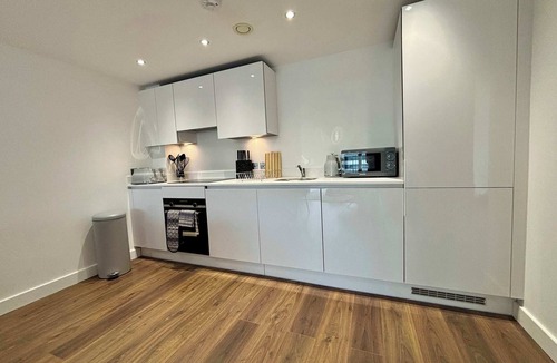 Bracknell Apartment | Luxury 2 bed Apt Nr Ascot & Windsor