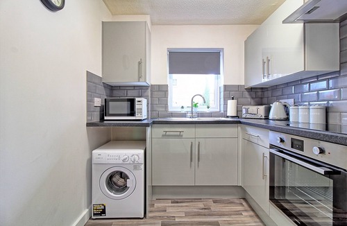 Chelmsford Apartment | Luxury 2 bed central Chelmsford apartment. Parking.