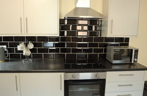 Burton on Trent Apartment | Luxury 2 bed open plan apartment with free internet services