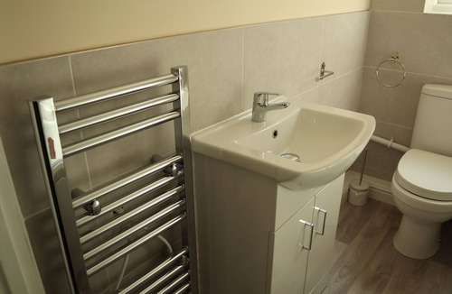 Burton on Trent Apartment | Luxury 2 bed open plan apartment with free internet services