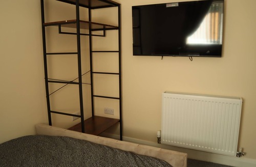 Burton on Trent Apartment | Luxury 2 bed open plan apartment with free internet services