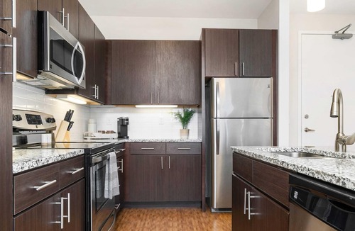 Grandview Heights Apartment | Luxury 2-Bed in Grandview