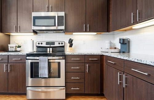 Grandview Heights Apartment | Luxury 2-Bed in Grandview