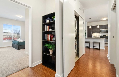 Grandview Heights Apartment | Luxury 2-Bed in Grandview