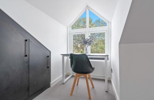 Uxbridge North Apartment | Luxury 2 Bed West London, Free Parking