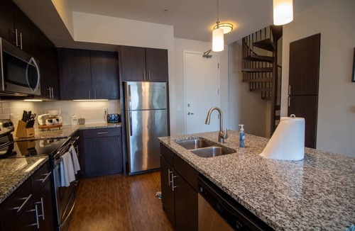 Grandview Heights Apartment | Luxury 2 Bed with a loft