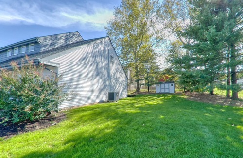 Reamstown Apartment | Luxury 2 bedroom 2 full bath w/den/additional sleeping room.