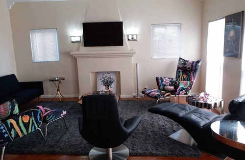 Downtown Los Angeles Apartment | Luxury 2 Bedroom Apartment in Koreatown