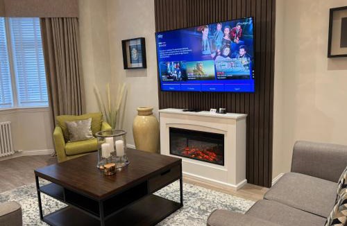 West Calder Apartment | Luxury 2 Bedroom Cottage