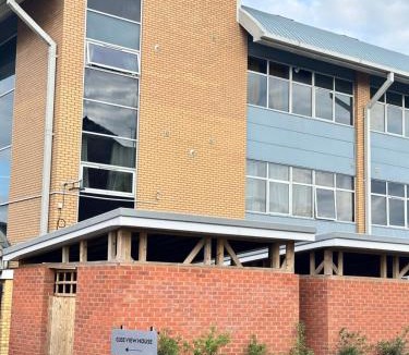 Dudley Apartment | luxury 2 bedroom flat with a kitchen