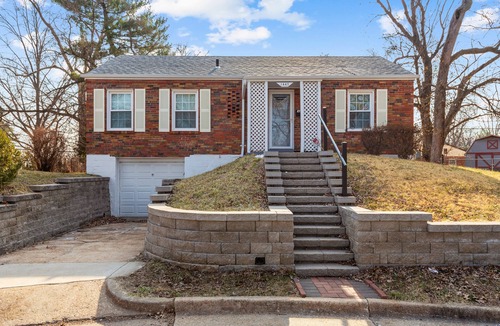 University City House | Luxury 2-bedroom home- near Delmar Loop/Forest Park