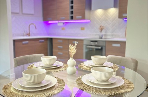 Leeds Apartment | Luxury 2 bedroom Leeds city centre apartment with jacuzzi style bath and parking