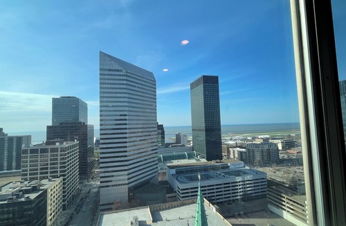 Downtown Cleveland Apartment | Luxury 2-bedroom Penthouse in charming Downtown Cleveland with Free Parking