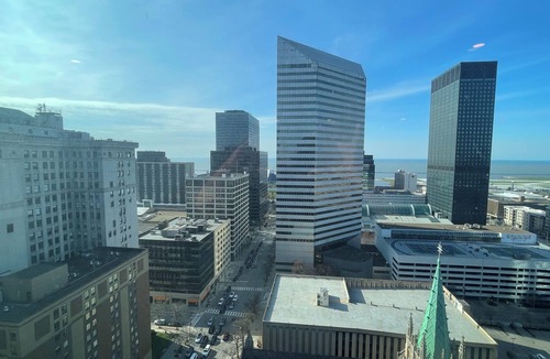Downtown Cleveland Apartment | Luxury 2-bedroom Penthouse in charming Downtown Cleveland with Free Parking