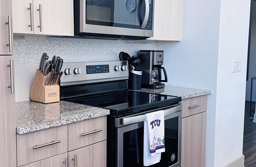 Fort Worth Apartment | Luxury 2-Bedroom Retreat Minutes from TCU Campus