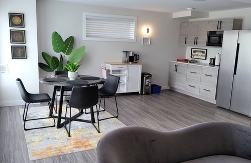 Fort Gary Apartment | Luxury 2 bedroom with lake view