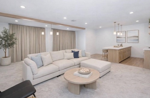 Silver Strand House | Luxury 2 beds 1 bath Suite