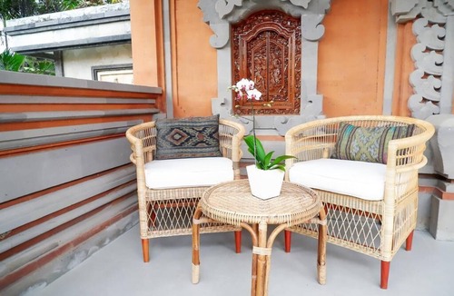 Pengosekan Villa | Luxury 2 BR Villa With Infinity Private Pool