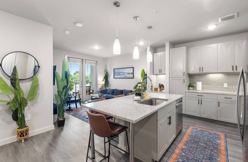Windsor Park Apartment | Luxury 2-BR with Juliet Balcony