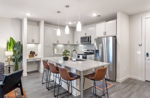 Windsor Park Apartment | Luxury 2-BR with Juliet Balcony