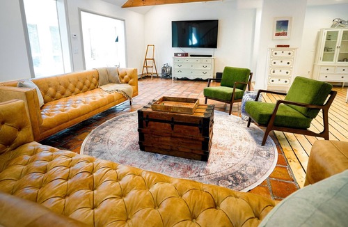 Brewster Villa | Luxury 2-Building Cape Cod Villa. Walk to the Beach!
