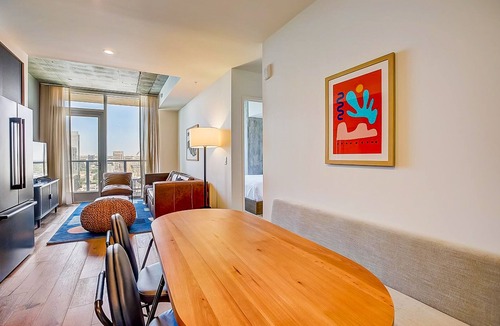 Rainey Street Historic District Condo | Luxury 28th Flr Luxe Condo, Balcony Views, Dog-Friendly