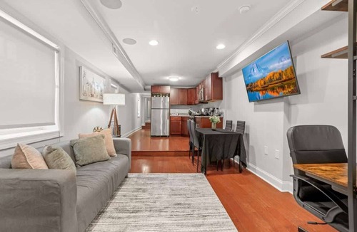 Southwark Apartment | Luxury 2BD | 2 Beds | Queens Village