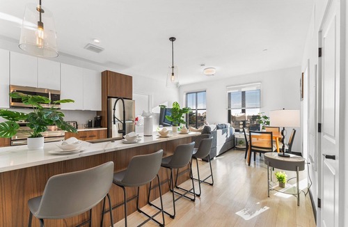 Everett Apartment | Luxury 2bd/2ba near Boston 3620