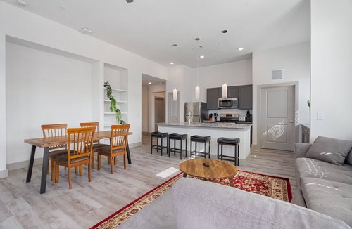 Stony Ridge North Apartment | Luxury 2BD/2BA Near Airport 3386