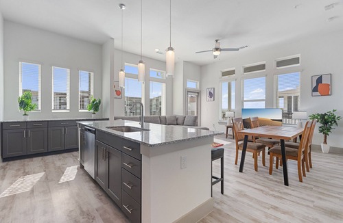 Stony Ridge North Apartment | Luxury 2BD/2BA Near Airport 3386