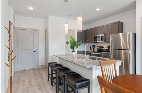 Stony Ridge North Apartment | Luxury 2BD/2BA Next to Airport 3689