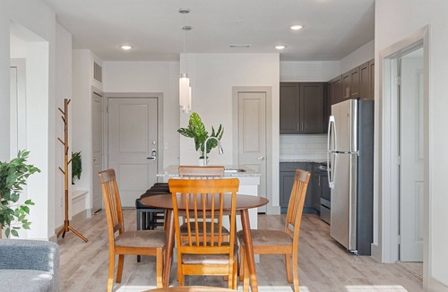 Stony Ridge North Apartment | Luxury 2BD/2BA Next to Airport 9930