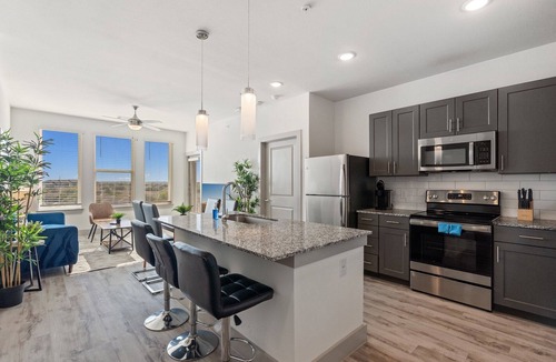 Stony Ridge North Apartment | Luxury 2BD/2BA Next to Airport 3448