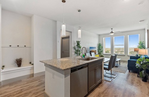 Stony Ridge North Apartment | Luxury 2BD/2BA Next to Airport 4811