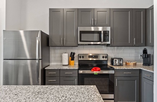 Stony Ridge North Apartment | Luxury 2BD/2BA Next to Airport 4811