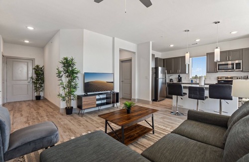 Stony Ridge North Apartment | Luxury 2BD/2BA Next to Airport 8329