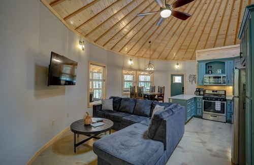 Cherokee Cabin | Luxury 2BD 2BA Yurt, Hot Tub, Firepit in Deep Creek Smoky Mountain Natl Park