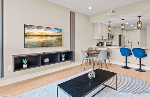 Northern Liberties Apartment | Luxury 2BD | 4 Beds | Northern Liberties