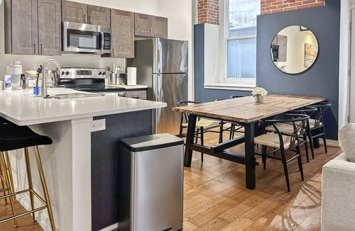 Northern Liberties Apartment | Luxury 2BD | 4 Beds | Northern Liberties