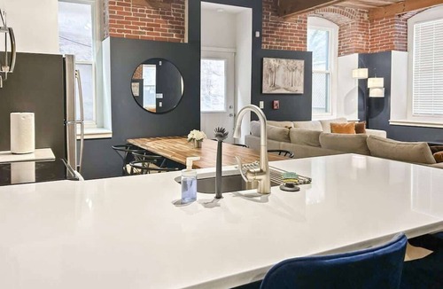 Northern Liberties Apartment | Luxury 2BD | 4 Beds | Northern Liberties