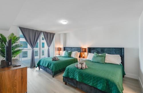 Brickell Apartment | Luxury 2BD Condo | Sauna, Pool & Resort Access