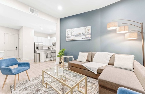 Deep Ellum Apartment | Luxury 2BD | Deep Ellum | Free Parking | Pool+Gym